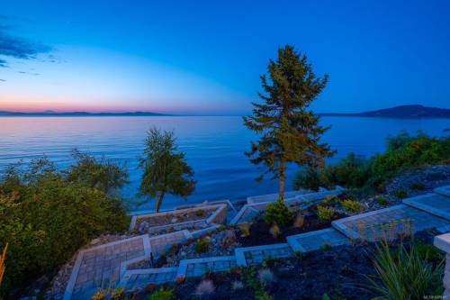 5411 Parker Ave, Saanich, BC 