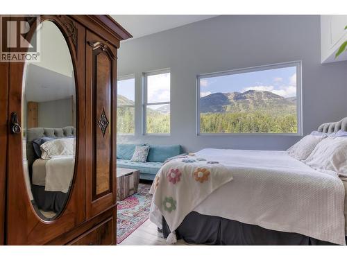 300 Richie Road, Rossland, BC - Indoor Photo Showing Bedroom