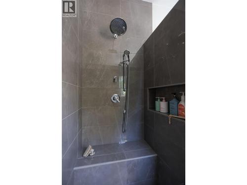 300 Richie Road, Rossland, BC - Indoor Photo Showing Bathroom