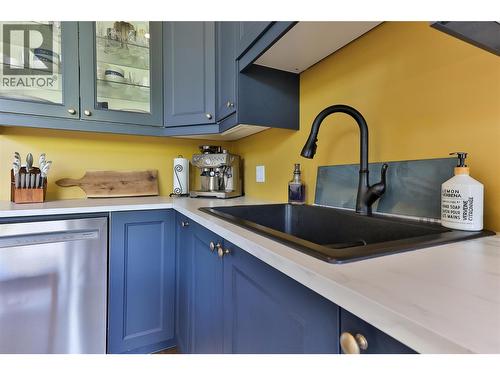 300 Richie Road, Rossland, BC - Indoor Photo Showing Kitchen