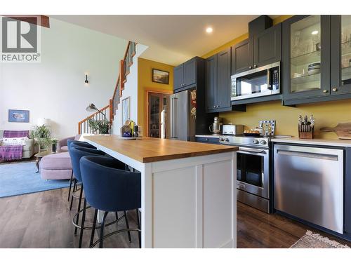 300 Richie Road, Rossland, BC - Indoor Photo Showing Kitchen