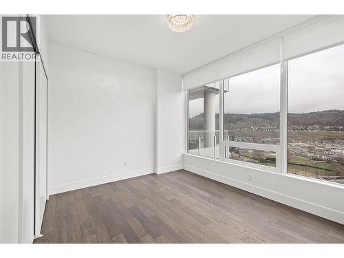 1191 Sunset Drive Unit# 2202, Kelowna, BC - Indoor Photo Showing Other Room