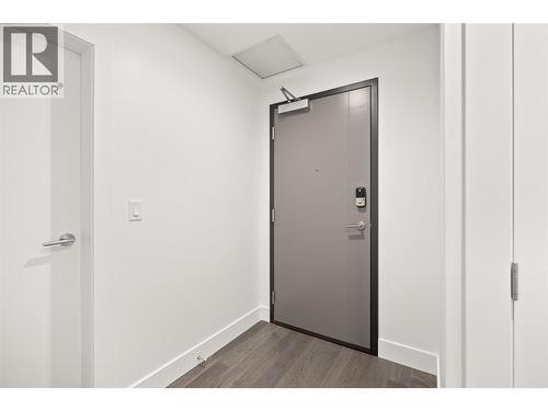 1191 Sunset Drive Unit# 2202, Kelowna, BC - Indoor Photo Showing Other Room