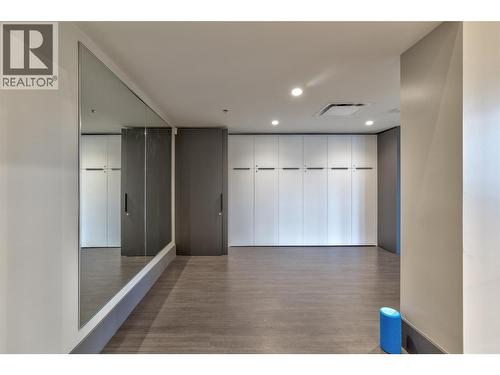 1191 Sunset Drive Unit# 2202, Kelowna, BC - Indoor Photo Showing Other Room