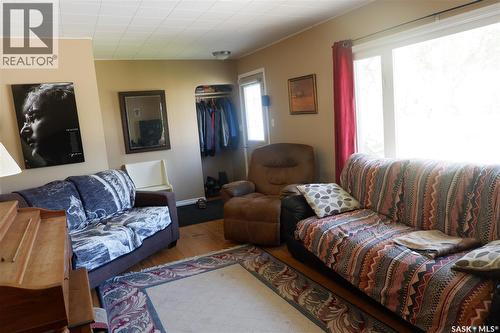 314 Columbus Drive, Rockglen, SK - Indoor Photo Showing Living Room