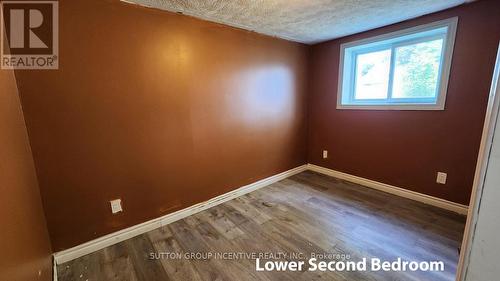 856 Ney Avenue, Tay, ON - Indoor Photo Showing Other Room