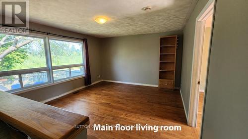 856 Ney Avenue, Tay, ON - Indoor Photo Showing Other Room