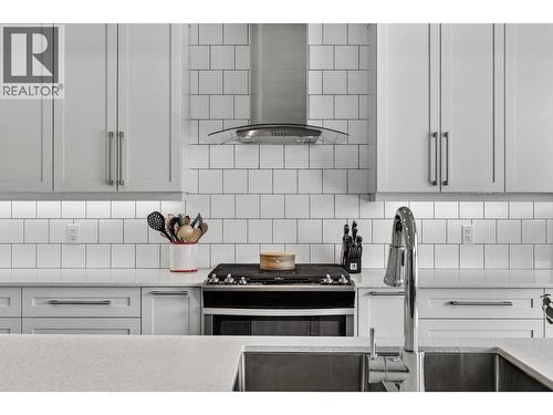 12075 Oceola Road Unit# 25, Lake Country, BC - Indoor Photo Showing Kitchen With Upgraded Kitchen