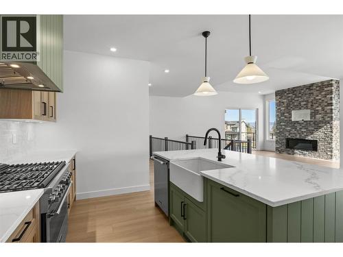 1298 Brechin Place, Kamloops, BC - Indoor Photo Showing Kitchen With Upgraded Kitchen