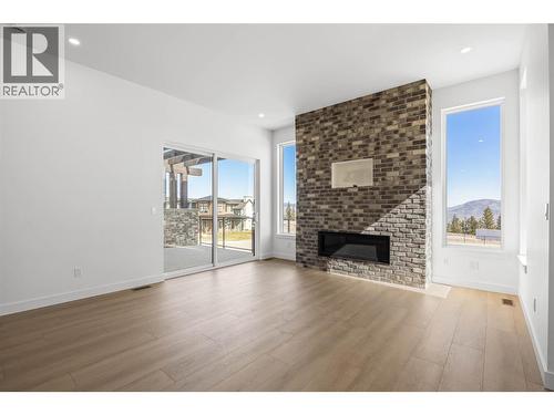 1298 Brechin Place, Kamloops, BC - Indoor Photo Showing Living Room With Fireplace