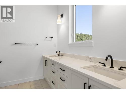 1298 Brechin Place, Kamloops, BC - Indoor Photo Showing Bathroom