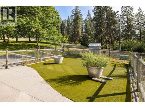 4840 Lakeshore Road, Kelowna, BC - Outdoor