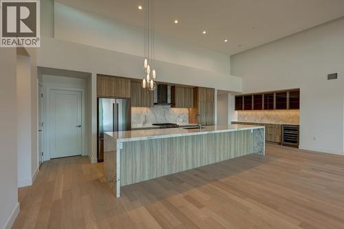 3000 Ariva Drive Unit# 3503, Kelowna, BC - Indoor Photo Showing Kitchen