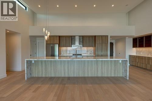 3000 Ariva Drive Unit# 3503, Kelowna, BC - Indoor Photo Showing Kitchen