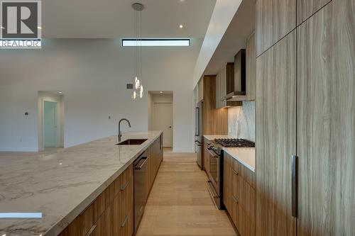 3000 Ariva Drive Unit# 3503, Kelowna, BC - Indoor Photo Showing Kitchen With Upgraded Kitchen