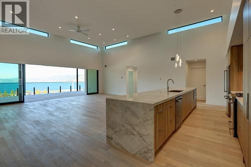 3000 Ariva Drive Unit# 3503, Kelowna, BC - Indoor Photo Showing Other Room