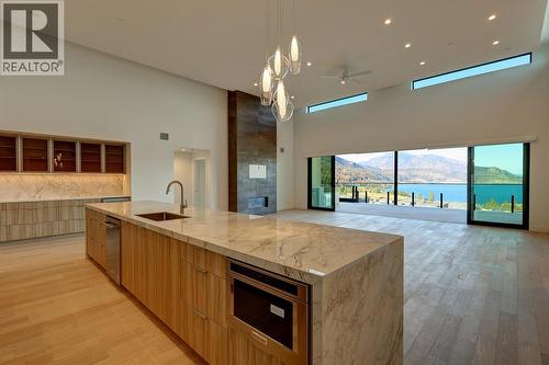 3000 Ariva Drive Unit# 3503, Kelowna, BC - Indoor Photo Showing Kitchen