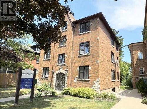 112 MARGARET AVENUE  Kitchener, ON N2H 4H6