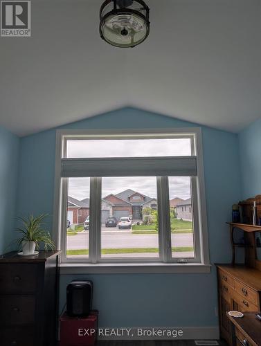 83 Essex Drive N, Belleville (Thurlow Ward), ON - Indoor