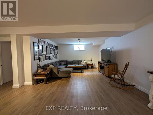 83 Essex Drive N, Belleville (Thurlow Ward), ON - Indoor