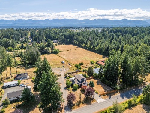 2099 Idiens Way, Comox, BC 