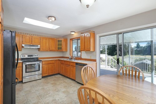 2099 Idiens Way, Comox, BC 