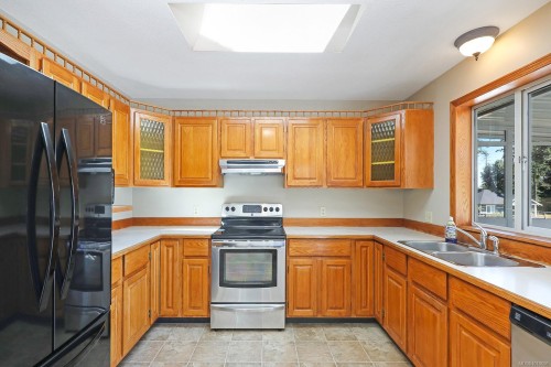 2099 Idiens Way, Comox, BC 