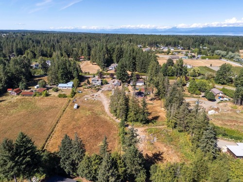 2099 Idiens Way, Comox, BC 