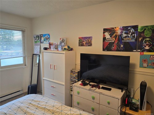 2905 Leigh Rd, Langford, BC - Indoor Photo Showing Bedroom