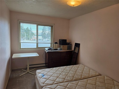 2905 Leigh Rd, Langford, BC - Indoor Photo Showing Bedroom