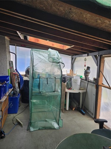 2905 Leigh Rd, Langford, BC - Indoor