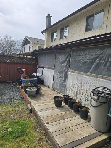 2905 Leigh Rd, Langford, BC - Outdoor