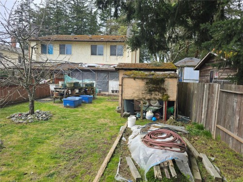 2905 Leigh Rd, Langford, BC - Outdoor