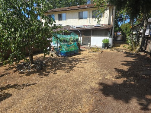 2905 Leigh Rd, Langford, BC - Outdoor