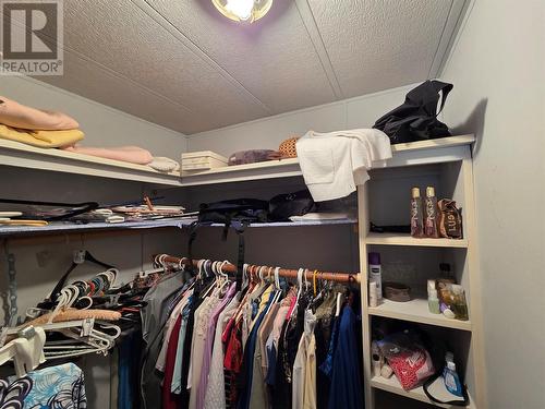 405 Vanderlinde Drive, Keremeos, BC - Indoor With Storage