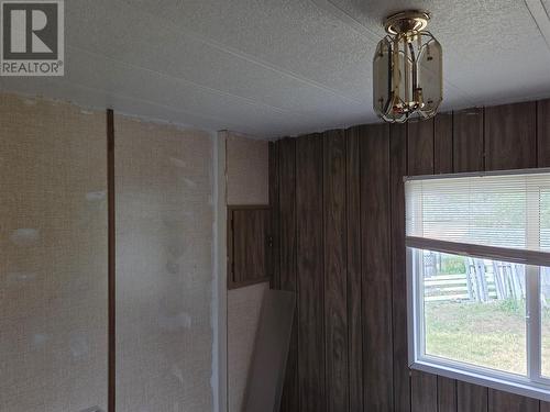 405 Vanderlinde Drive, Keremeos, BC - Indoor