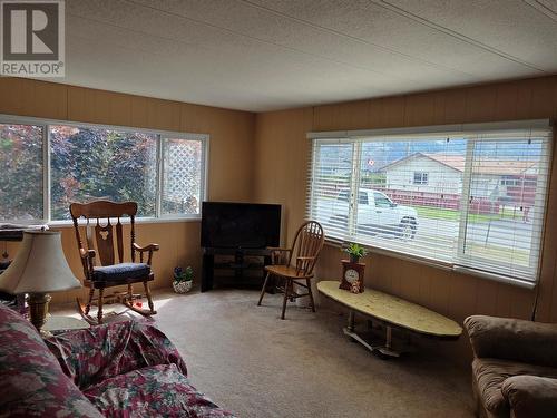 405 Vanderlinde Drive, Keremeos, BC - Indoor