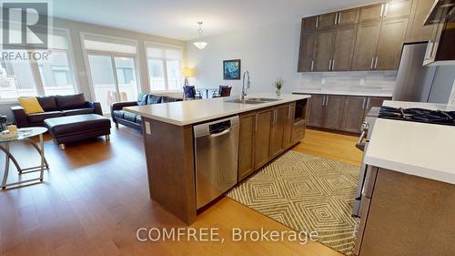 26 Stickleback Way, Ottawa, ON - Indoor Photo Showing Kitchen With Double Sink