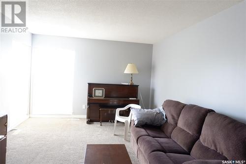 116 Empire Place, Assiniboia, SK - Indoor Photo Showing Living Room