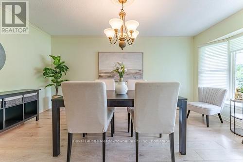 690 Robertson Crescent, Milton (Tm Timberlea), ON - Indoor Photo Showing Dining Room