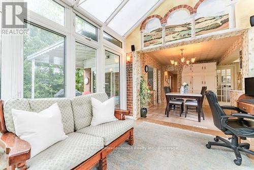 690 Robertson Crescent, Milton (Tm Timberlea), ON - Indoor