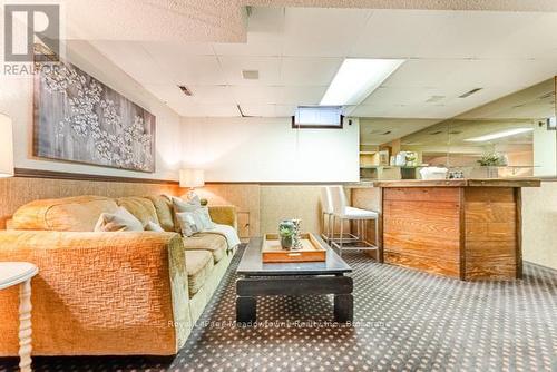 690 Robertson Crescent, Milton (Tm Timberlea), ON - Indoor