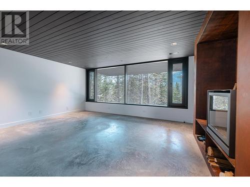 2060 Mcmurdo Road, Golden, BC - Indoor Photo Showing Other Room