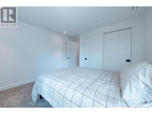 2060 Mcmurdo Road, Golden, BC - Indoor Photo Showing Bedroom