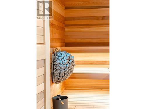 2060 Mcmurdo Road, Golden, BC - Indoor Photo Showing Other Room