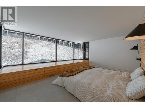 2060 Mcmurdo Road, Golden, BC - Indoor Photo Showing Other Room