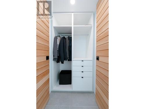 2060 Mcmurdo Road, Golden, BC - Indoor