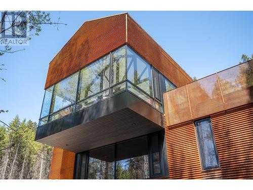 2060 Mcmurdo Road, Golden, BC - Outdoor With Exterior