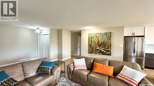 205 Ruby Drive, Coteau Rm No. 255, SK - Indoor Photo Showing Living Room