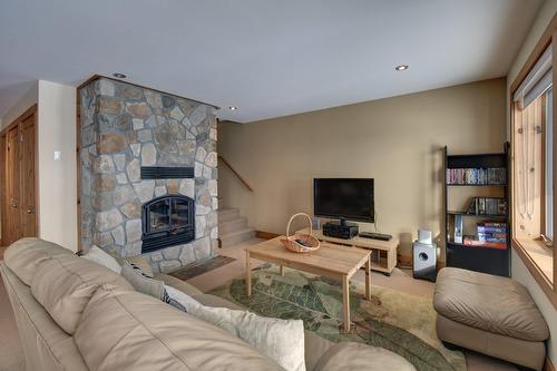 Family room - 615 Ch. Des Chantiers, Labelle, QC - Indoor Photo Showing Living Room With Fireplace